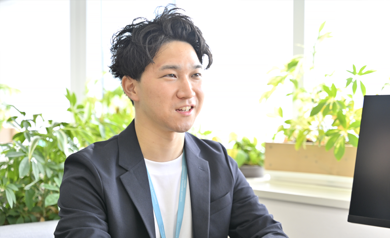 インタビューの様子