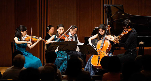 練木繁夫〈ピアノ〉、アミクス弦楽四重奏団