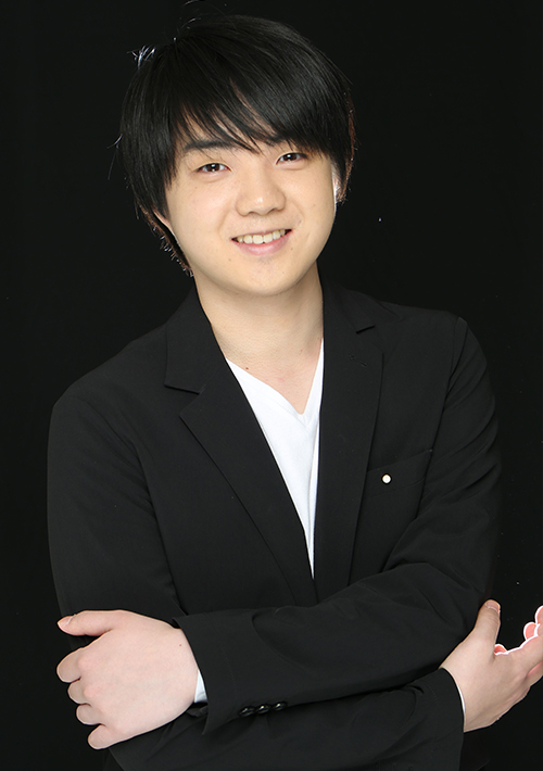 ピアノ：藤田真央 ©EIICHI IKEDA