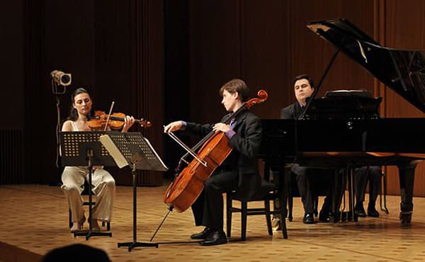 「2010年 パリ国立高等音楽院」の写真