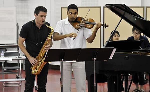 「2010交流プログラム」（桐朋学園大学）の写真