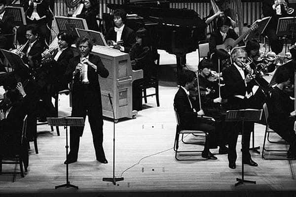 「No. 1 武満徹」の写真