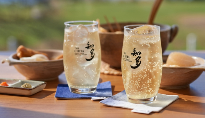 W34　食品サンプル　サントリー　響　知多　ハイボール　水滴付き サントリーウイスキー「知多 風香るハイボール」冬の特設ページ