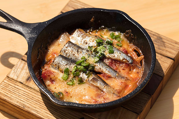 SUPを楽しんだあとのキャンプシーンには 白州“森香るハイボール”が似合います！ シングルモルトウイスキー白州 サントリー
