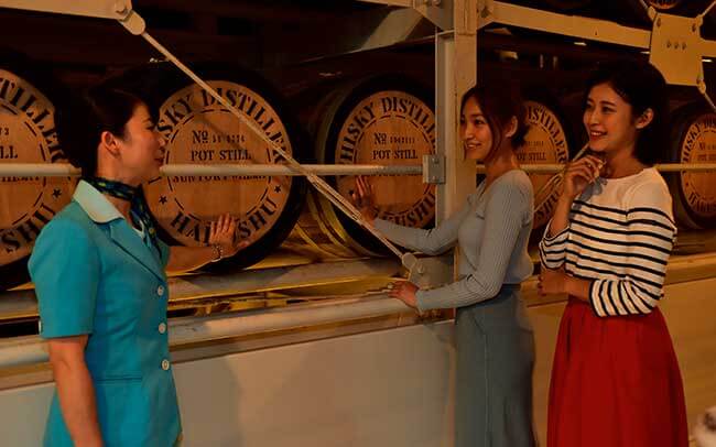 初めて目にするウイスキーづくりの様子に感動