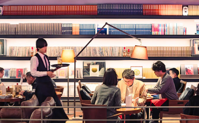 料理との相性の良さに、カクテルのオーダーがとまらない