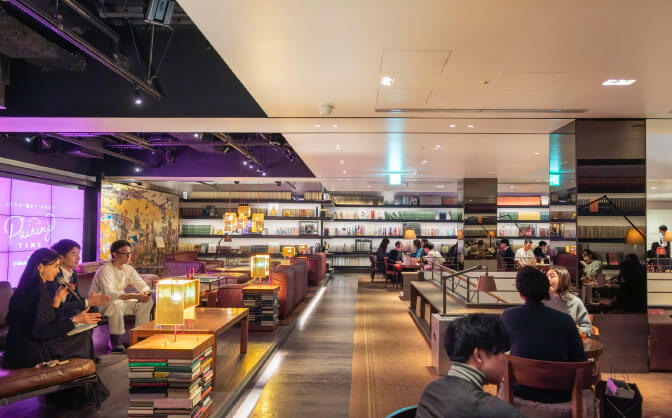 3人のトークを聴きながら、Maker’s Markと料理を楽しむ