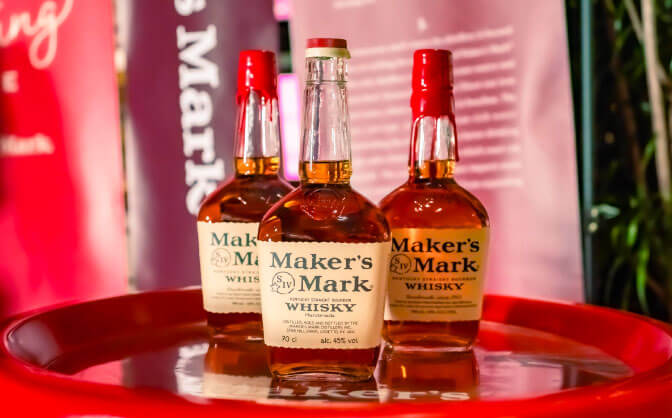 中央が封ろうをしていない状態の瓶