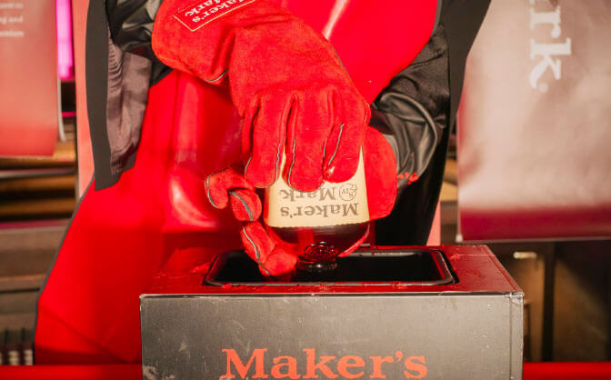 ロウに浸したら3秒以内に引き上げること