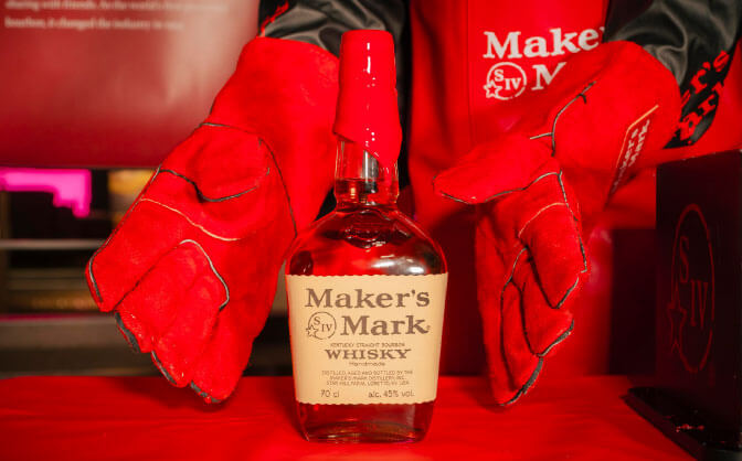 台におくとロウが自然に垂れてくる