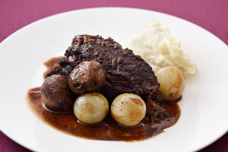 牛ほほ肉の赤ワイン煮