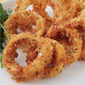新玉ねぎとイカのハーブリングフライ (パン粉衣にハーブを混ぜて)