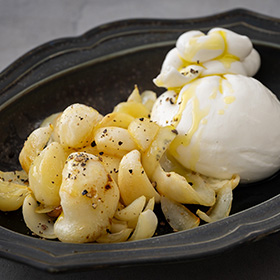 ゆり根とブッラータチーズと粗びき黒こしょう